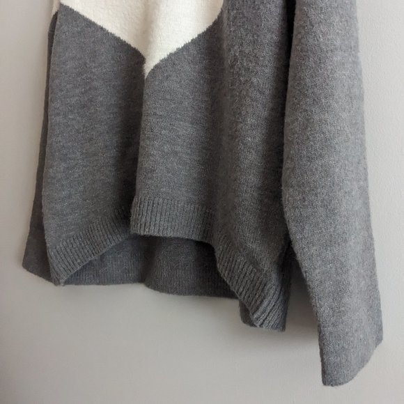 Miss Lola V-Neck Fluffy Knitted Sweater, M, EUC - Picture 5 of 8